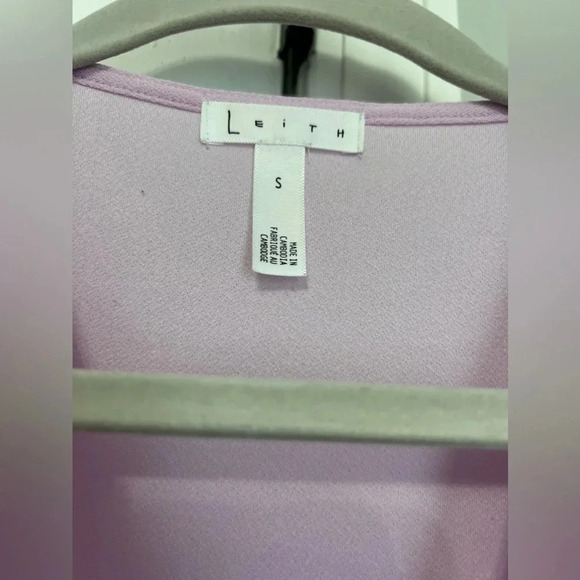 Leith Blouse in lilac color - Picture 3 of 4
